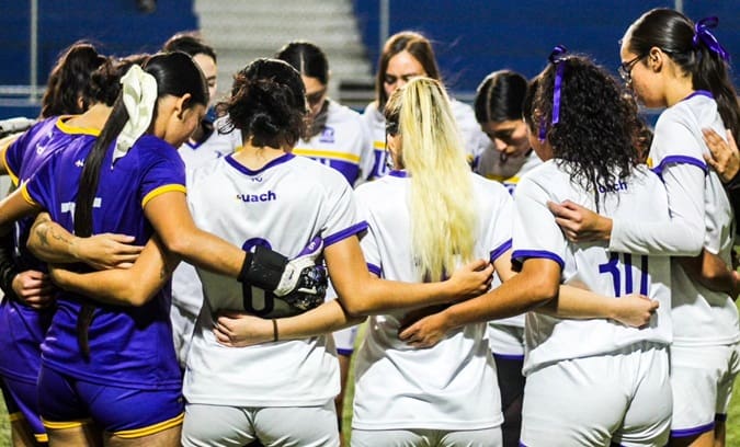 Victoria de Adelitas le da cima compartida en la Liga de Fútbol Rápido