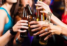 Se desploma consumo de alcohol entre jóvenes