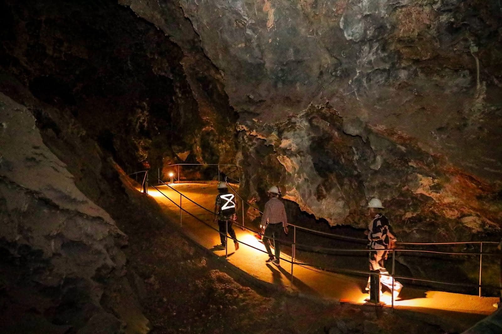 Invitan a recorrer las «Grutas Nombre de Dios», atractivo natural de la Capital