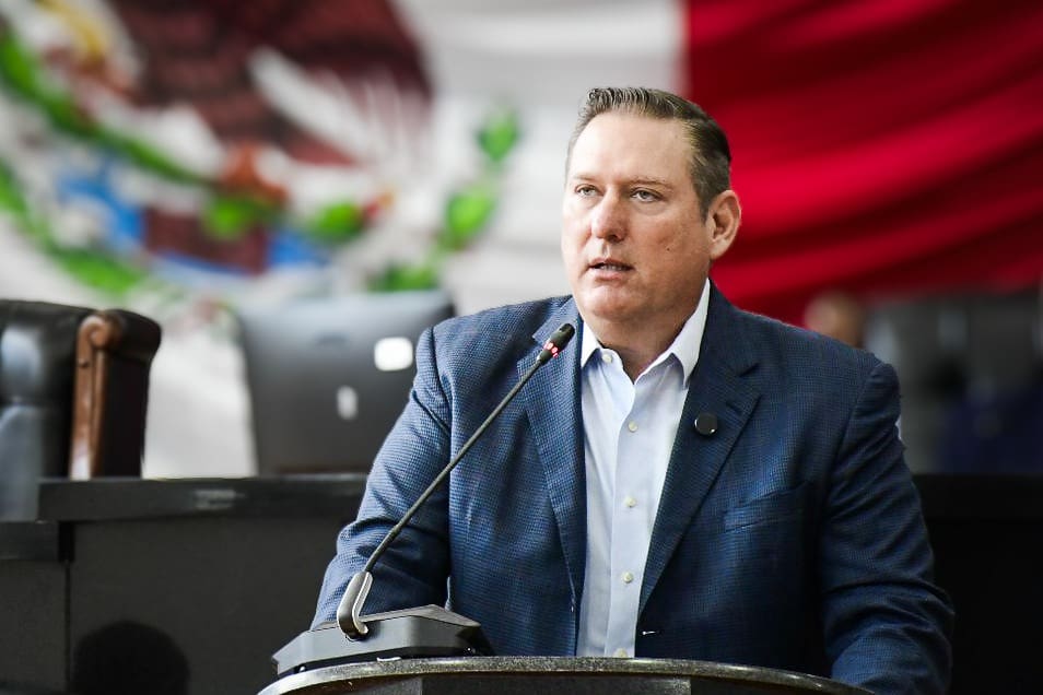 “No es estrategia, es chantaje político”: Olson responde a Alex Domínguez
