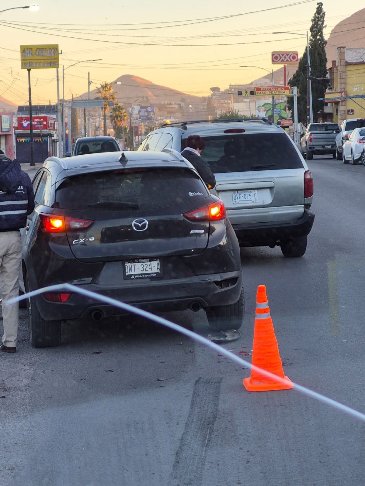 Choque en la avenida 20 de Noviembre genera tráfico lento en sentido a la Pacheco