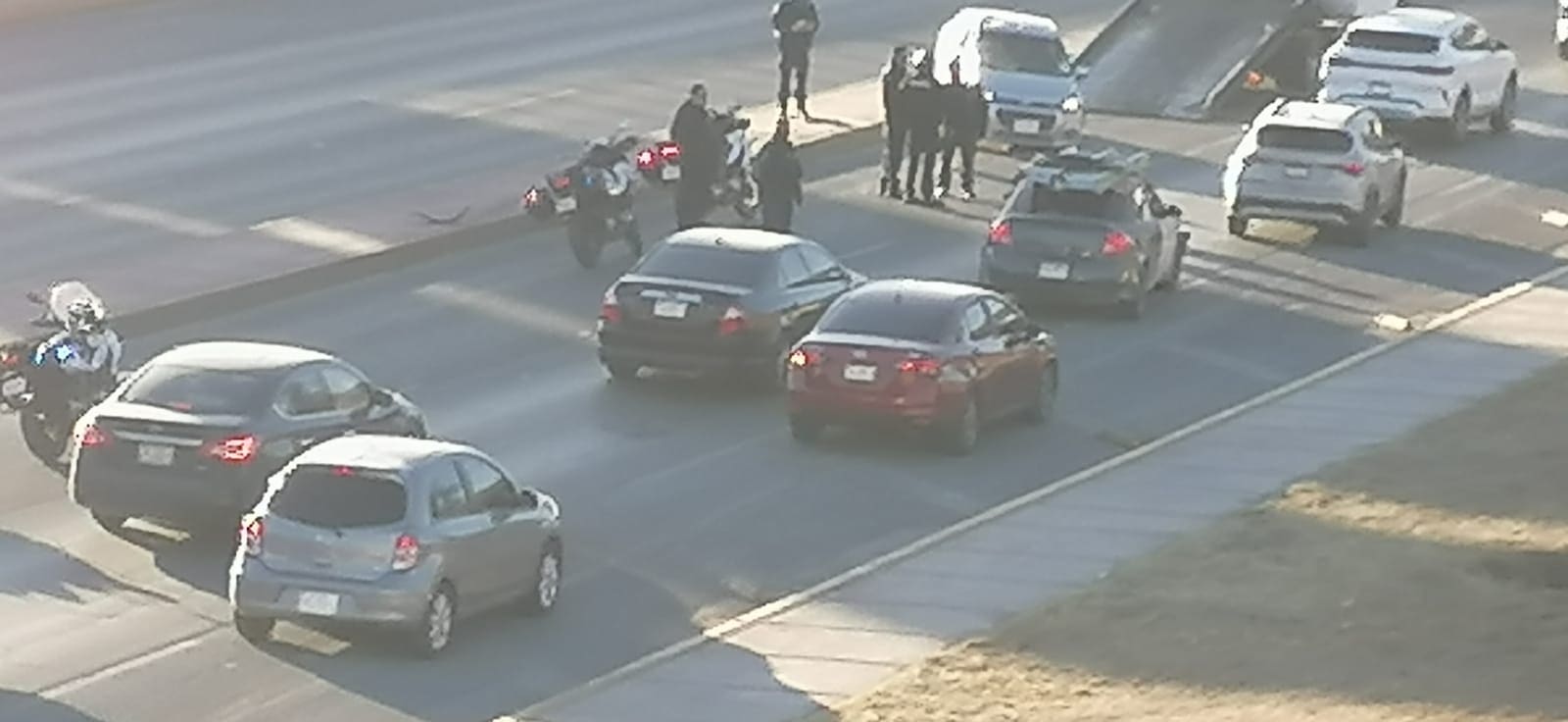 Bache provoca choque y caos vial en el Periférico de la Juventud