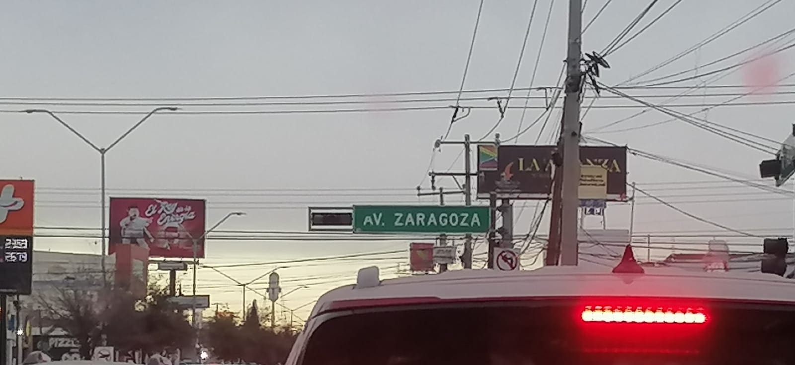 Reportan semáforo apagado en cruce de Tecnológico y Zaragoza