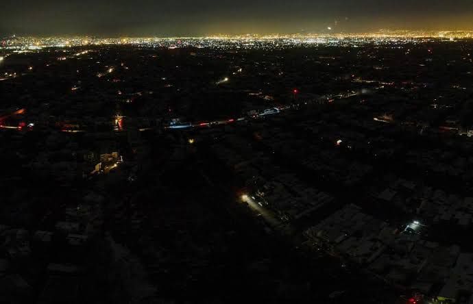 Vecinos de Vistas del Norte reportan apagones intermitentes desde hace dos días