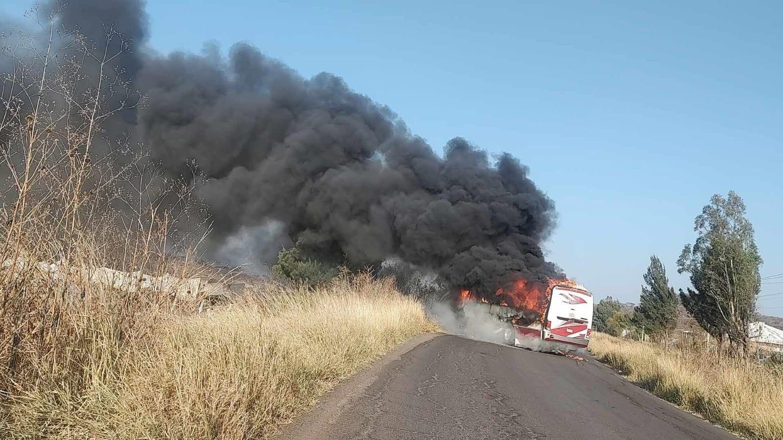 Arde el Bajío: ola de violencia y quema de comercios sacude a Jalisco y Guanajuato