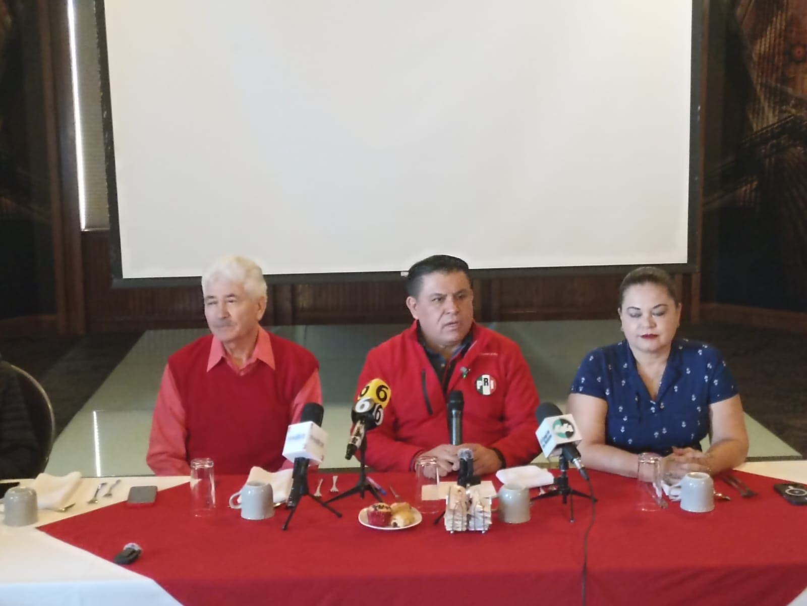 Alex Domínguez busca relección en el PRI estatal; solicita licencia para garantizar imparcialidad