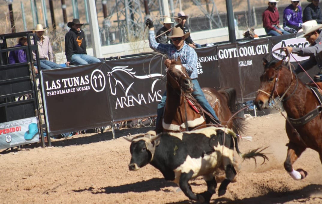 Brillan chihuahuenses  en Selectivo Estatal de Rodeo en Samalayuca