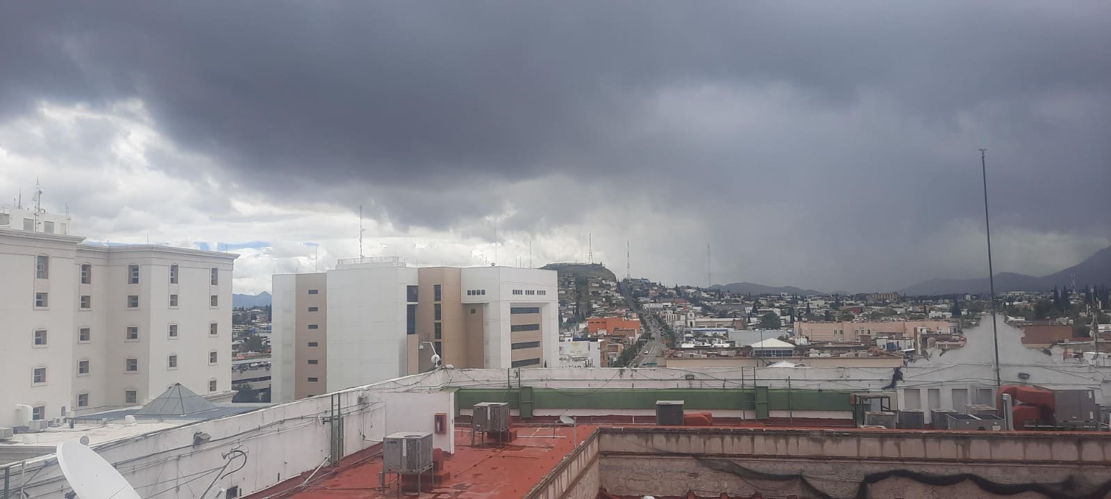 Prevén lluvias y rachas de viento en Chihuahua durante las próximas horas