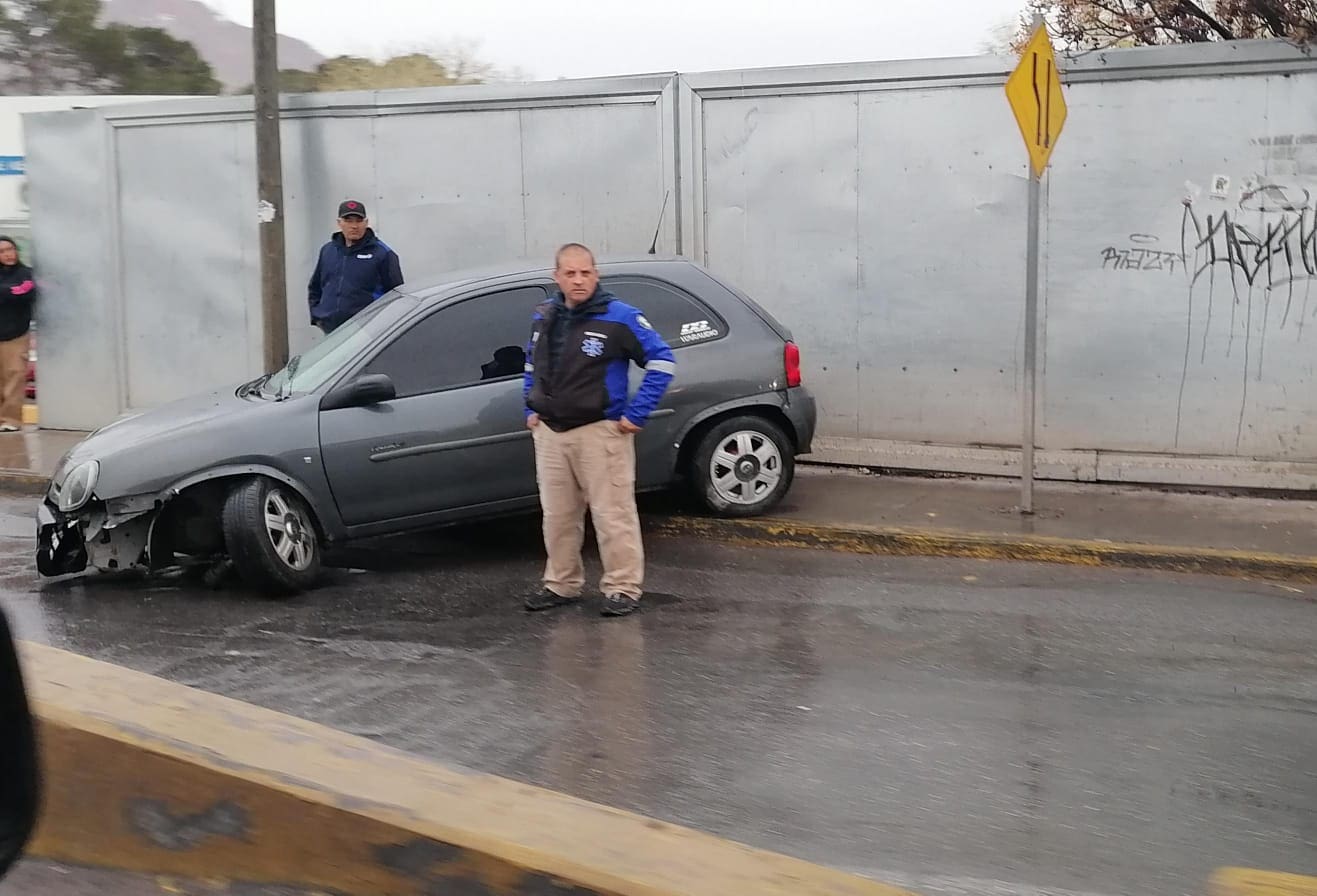Choque en lateral de Teófilo Borunda paraliza circulación rumbo a Pacheco