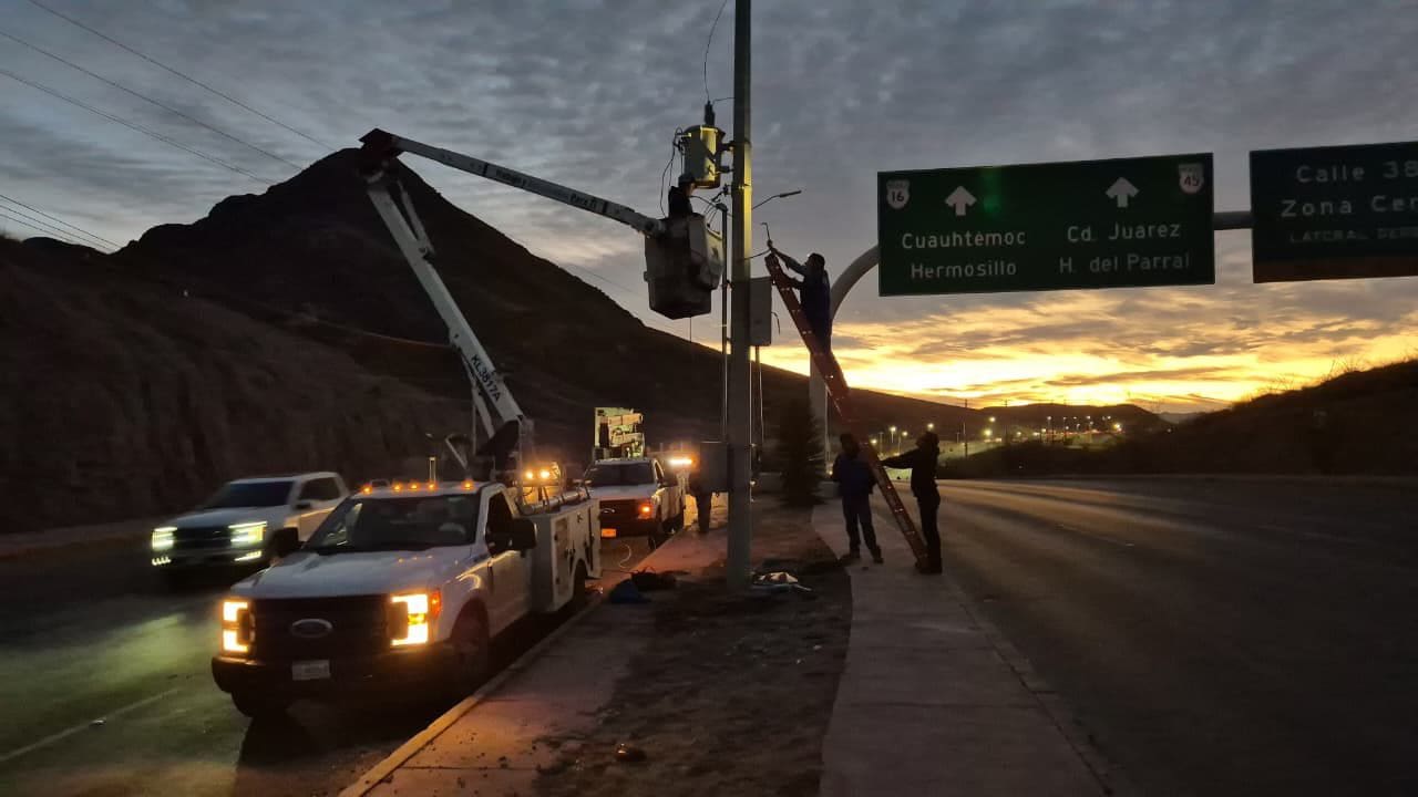 Concluyen instalación de transformador en el Periférico R. Almada tras choque
