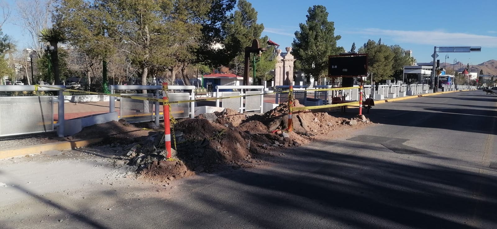 Reportan cierre total de carril en la Bolívar por trabajos de la JMAS