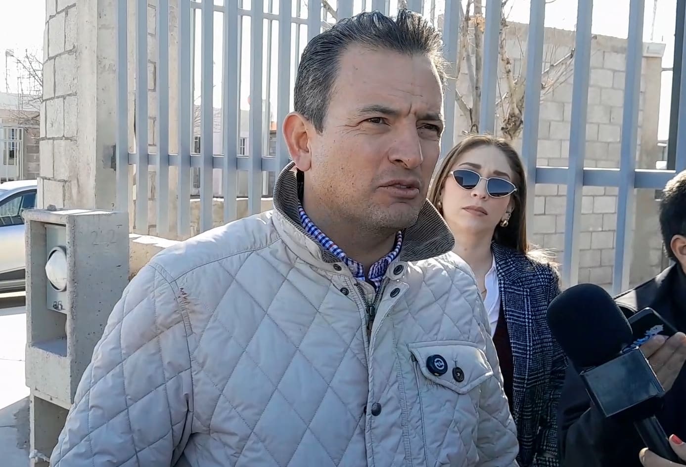 Destituyen a funcionario por comentarios misóginos contra la senadora Andrea Chávez