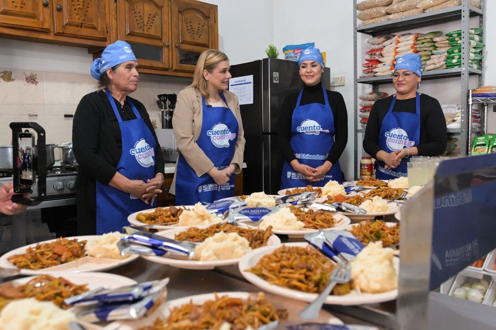 Encabeza Maru Campos inauguración del primer comedor comunitario en Meoqui