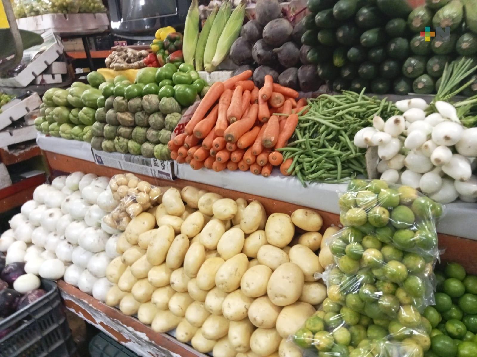 Tomate verde, limón y papa jalan al alza la inflación de febrero; sube a 3.92% anual
