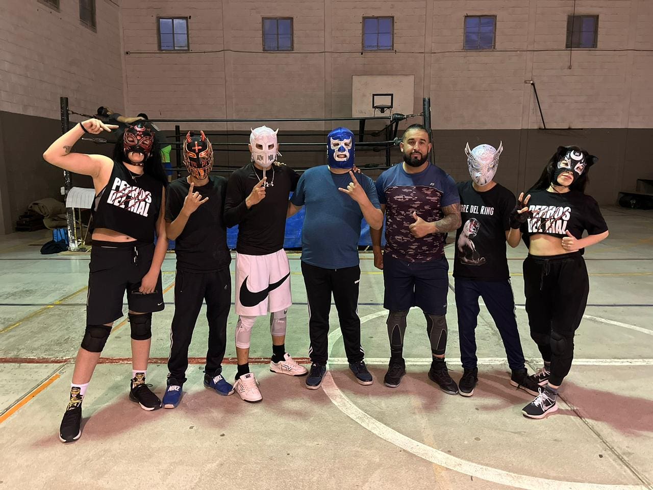 El regidor Adán Galicia convive con luchadores en la Mármol