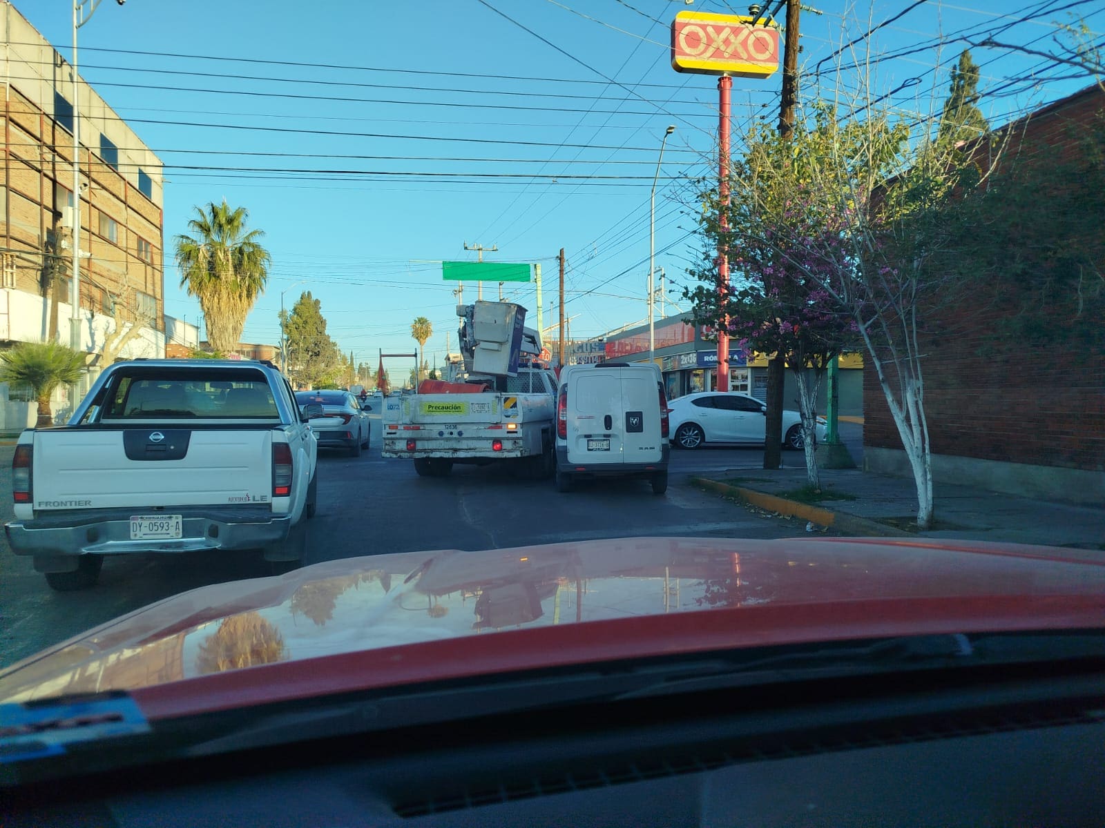 Choque en la 27 y Escudero; generan congestionamiento