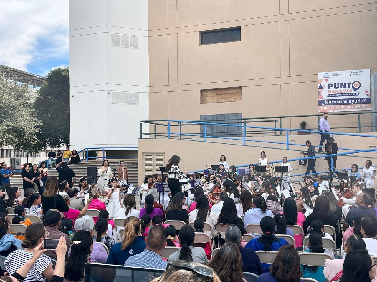 Orquestrina Femenil engalana la Plaza de la Revolución con concierto «A una voz”