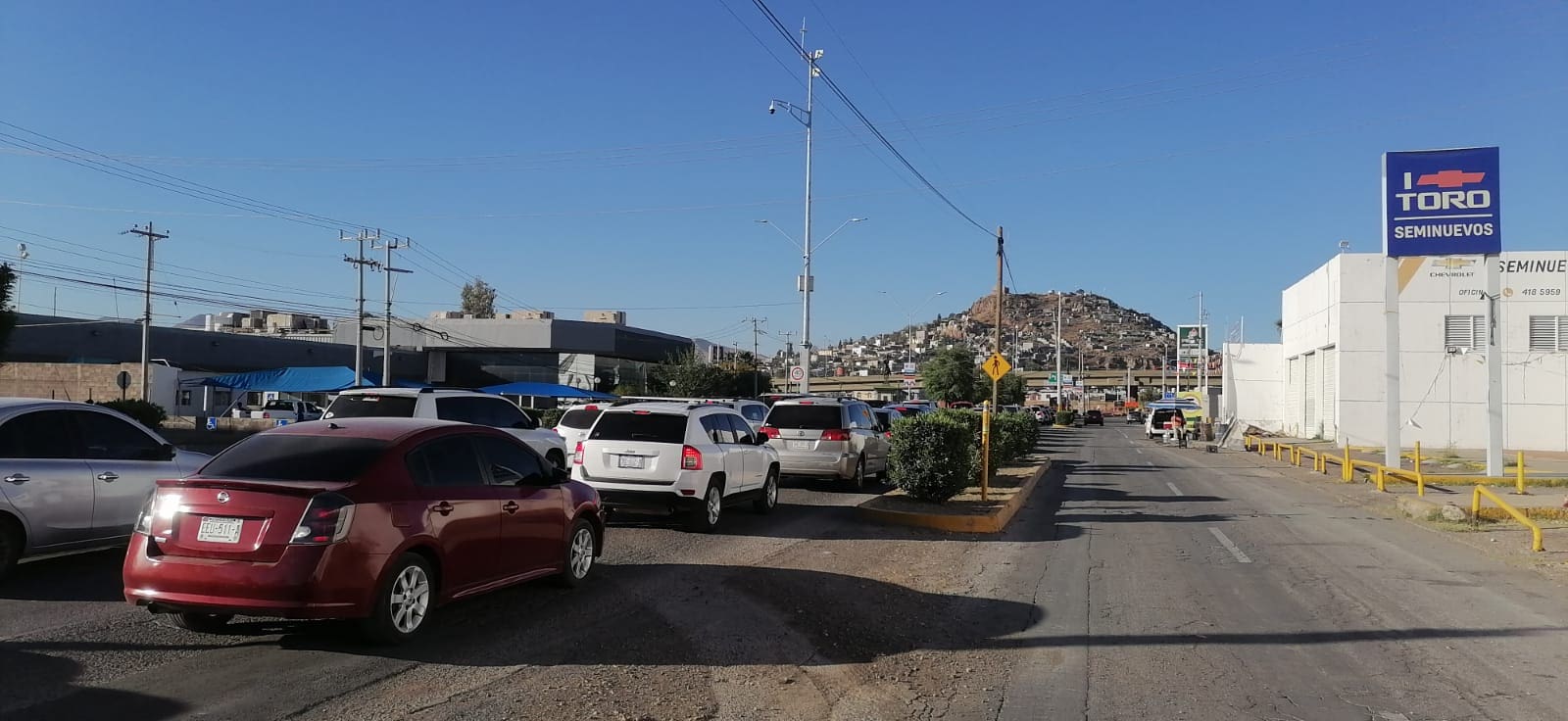 Semáforo insuficiente y sin vialidad: caos en Ortiz Mena para subir al Periférico