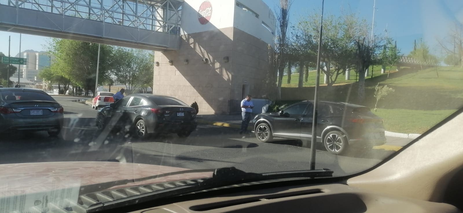 Choque sobre la Cantera y Ocampo; sin presencia de autoridad de vialidad