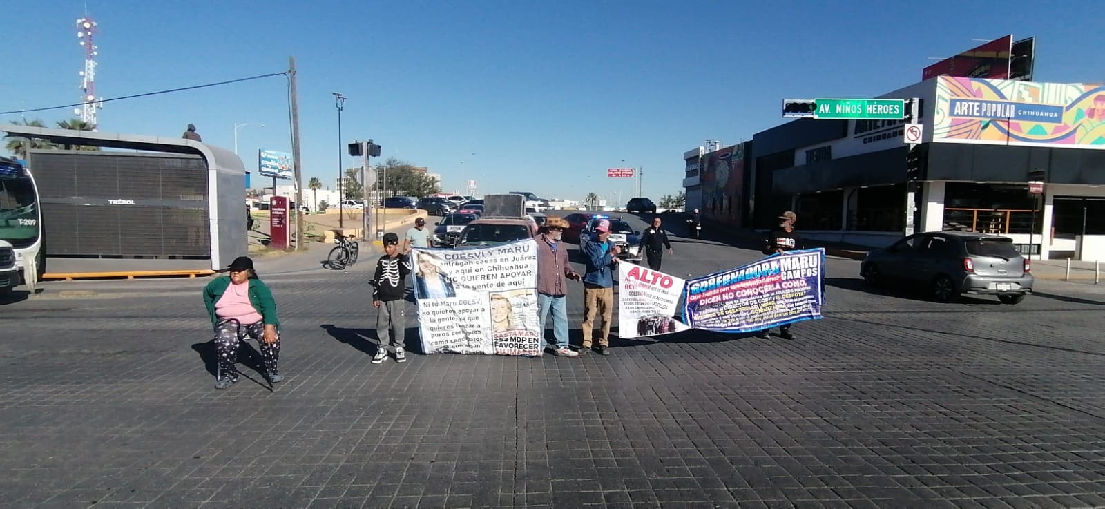 Vuelve el caos al centro por cierre de calles; ciudadanos exigen soluciones