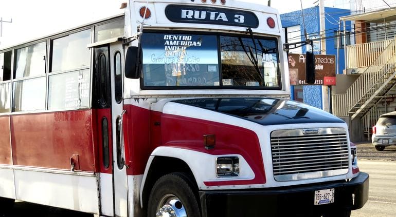 Aumento a gasolina pone en crisis a concesionarios de transporte; solicitan subsidio