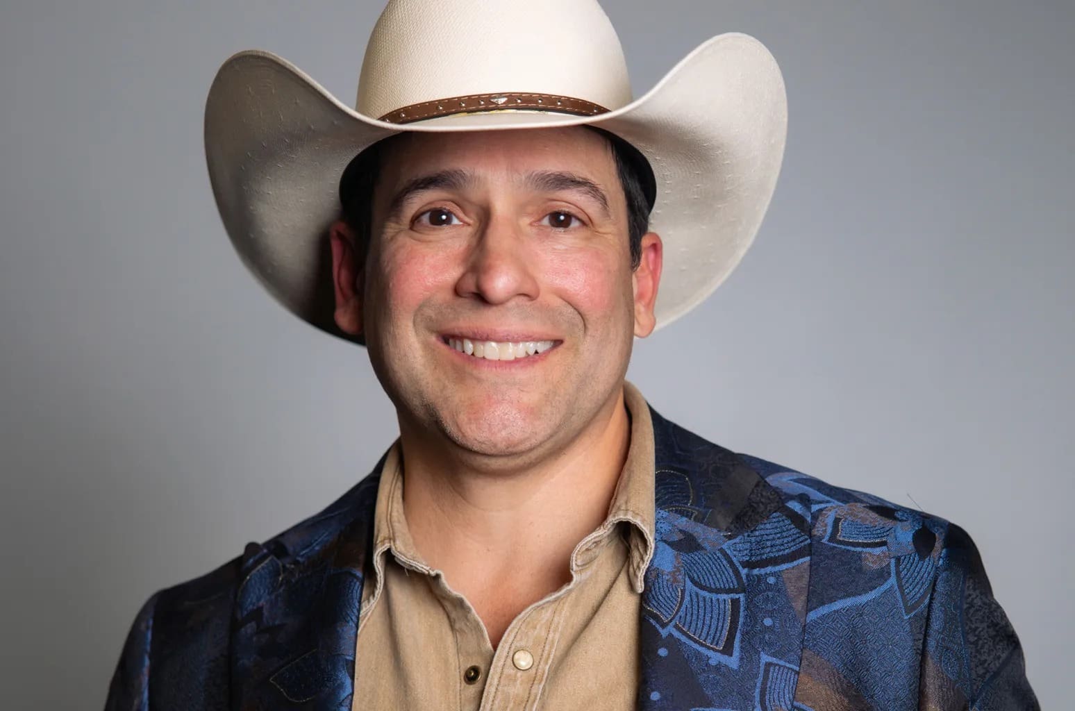 Bobby Pulido gana primaria demócrata en Texas y buscará el Congreso en noviembre