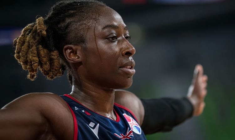 Sydney Wallace firma con las Adelitas
