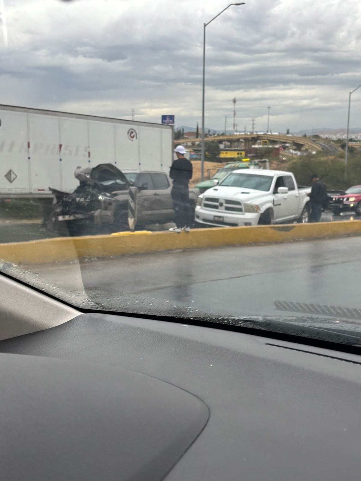 Fuerte choque sobre carretera a Aldama