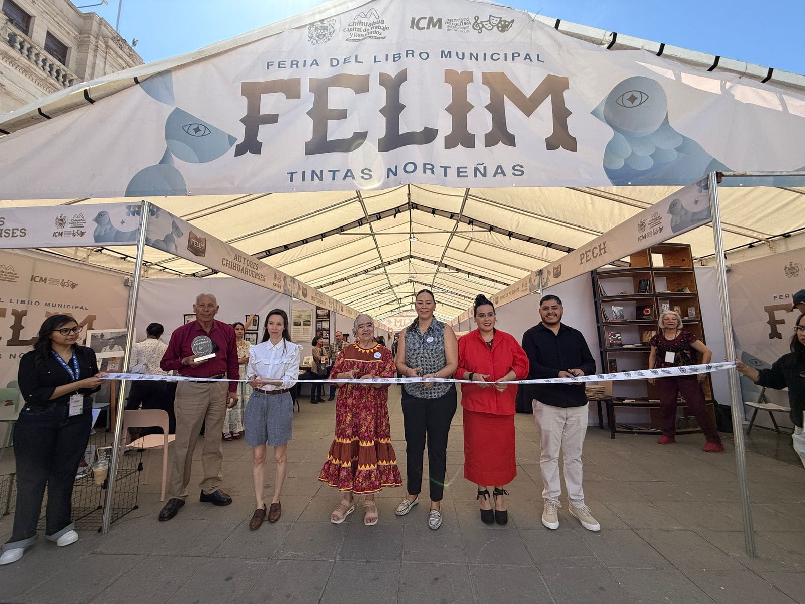Permanecerá la Feria del Libro hasta el próximo sábado