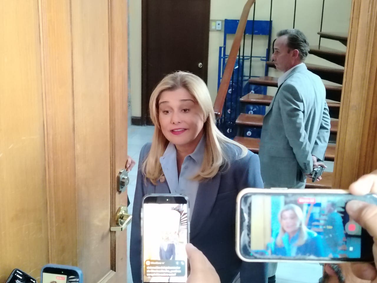Ironiza Maru sobre senador que la citó a comparecer: “Ahora está en lista roja de EU”