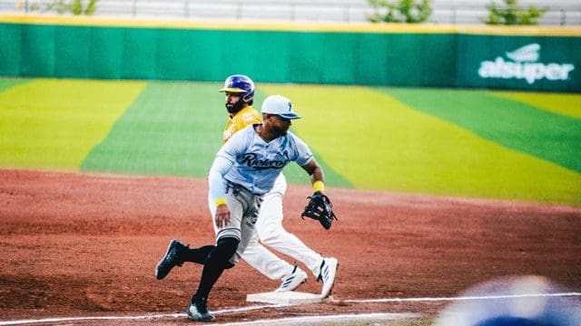 Rieleros vence a Dorados y empareja la serie en el Héctor Espino