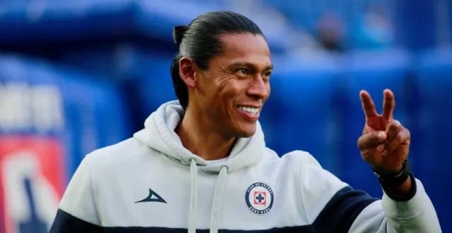 Dan toda la confianza a Joel Huiqui para continuar con Cruz Azul