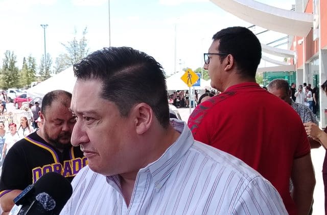 “No hay un solo camión”, destaca Alfredo Chávez concentración sin acarreados en apoyo a Maru Campos
