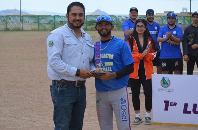 Castores se queda con el trofeo de campeones de softbol