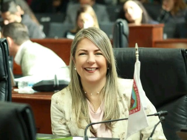 Rosanna Diaz hace oficial su retiro de la bancada de MORENA