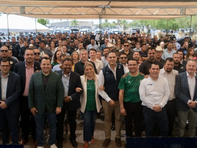 Entrega Maru Campos equipamiento a policial de 13 municipios del Estado