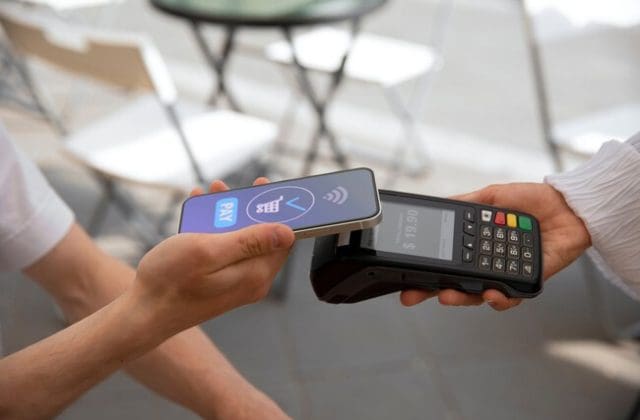 Banco de México simplificará transferencias desde celular para impulsar pagos digitales