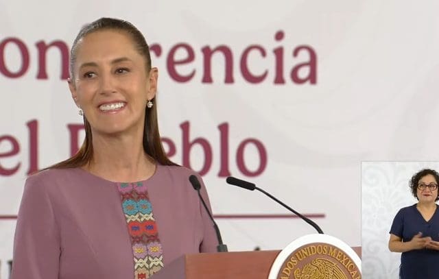 Le cantan “Las Mañanitas” a Claudia Sheinbaum en Palacio Nacional por su cumpleaños 63