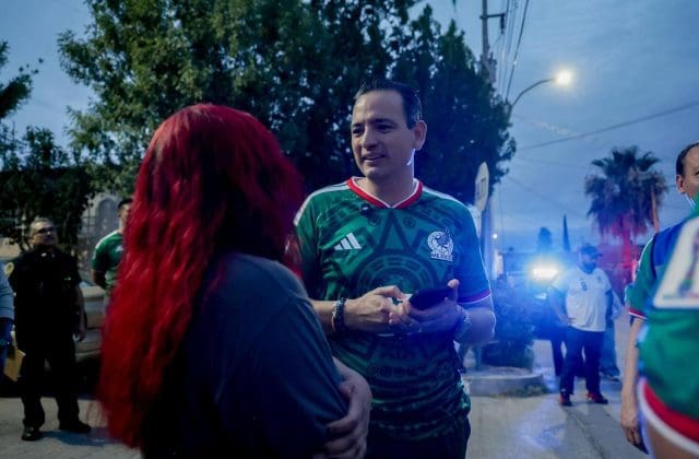 Recorre el Alcalde Marco Bonilla la nueva iluminación de la Colonia Cumbres del Sur