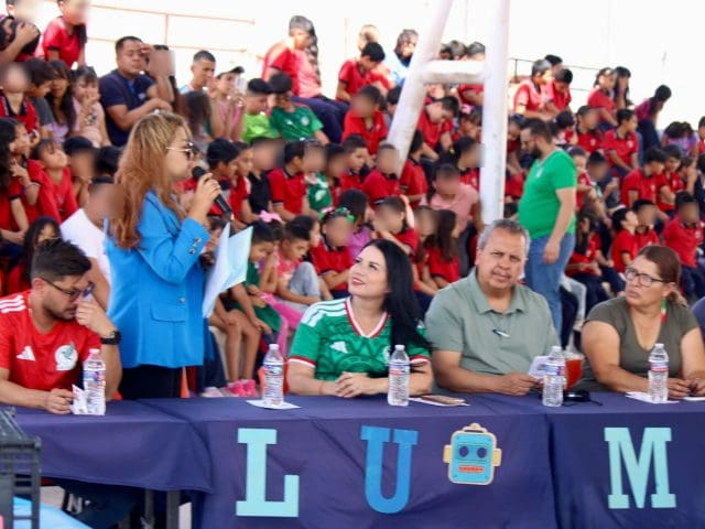 Alumnos de Primaria asombran con Robot que detecta riesgos emocionales