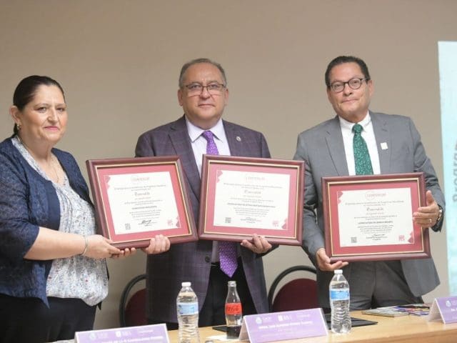 Reacredita Filosofia y Letras de la UACH tres programas educativos