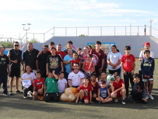Cumple Marco Bonilla con vecinos de Villa Juárez