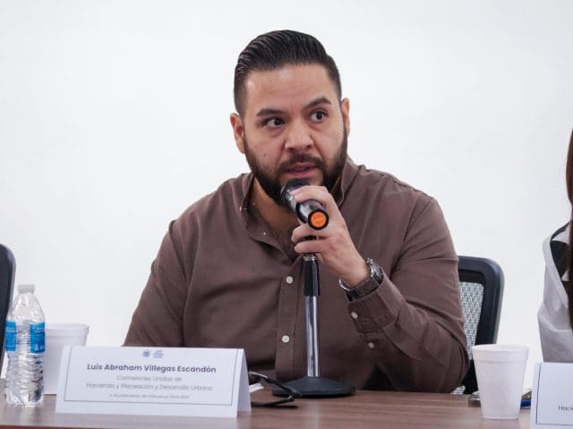 Regidores formalizan acuerdo con ejidatarios por obras viales en Robinson