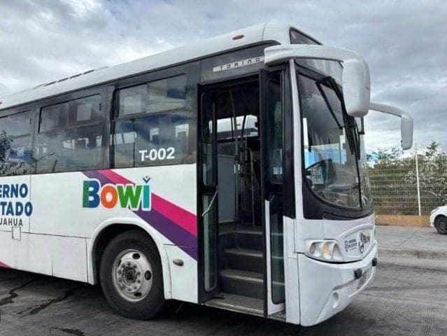 Hacen paro laboral choferes del Bowi