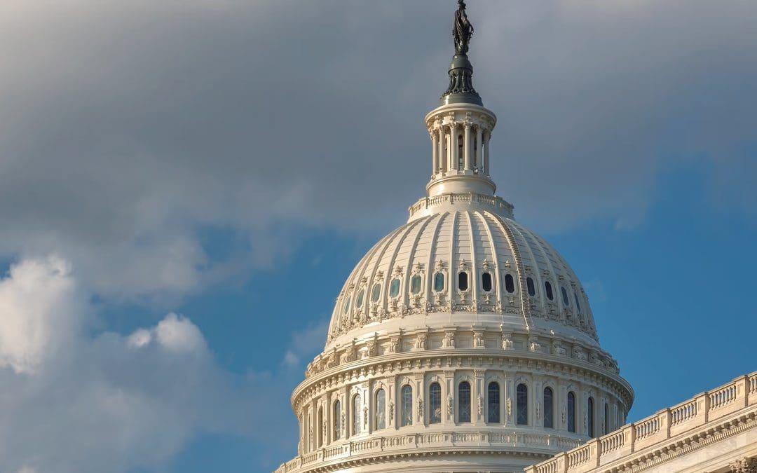 Aprueba Congreso de EU 70 mil millones de dólares para reforzar política migratoria de Trump