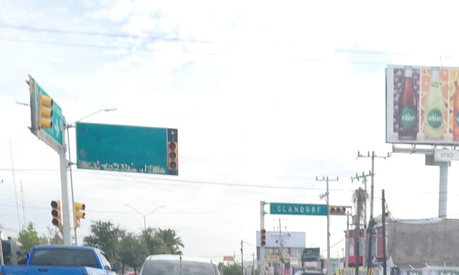 SEMAFORO ORTIZ MENA