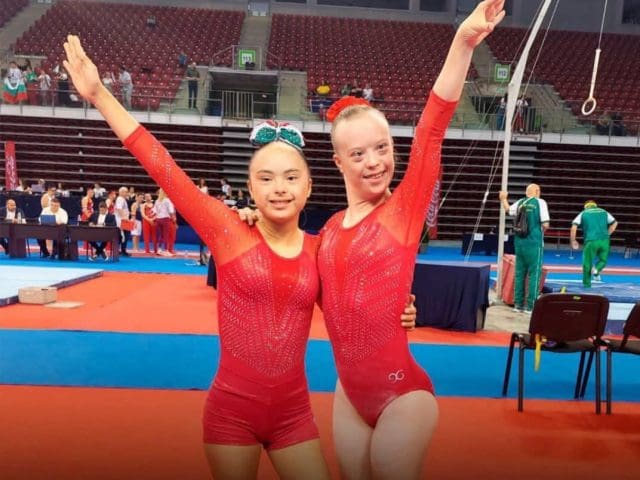 Gimnastas se cuelgan el oro en Bulgaria
