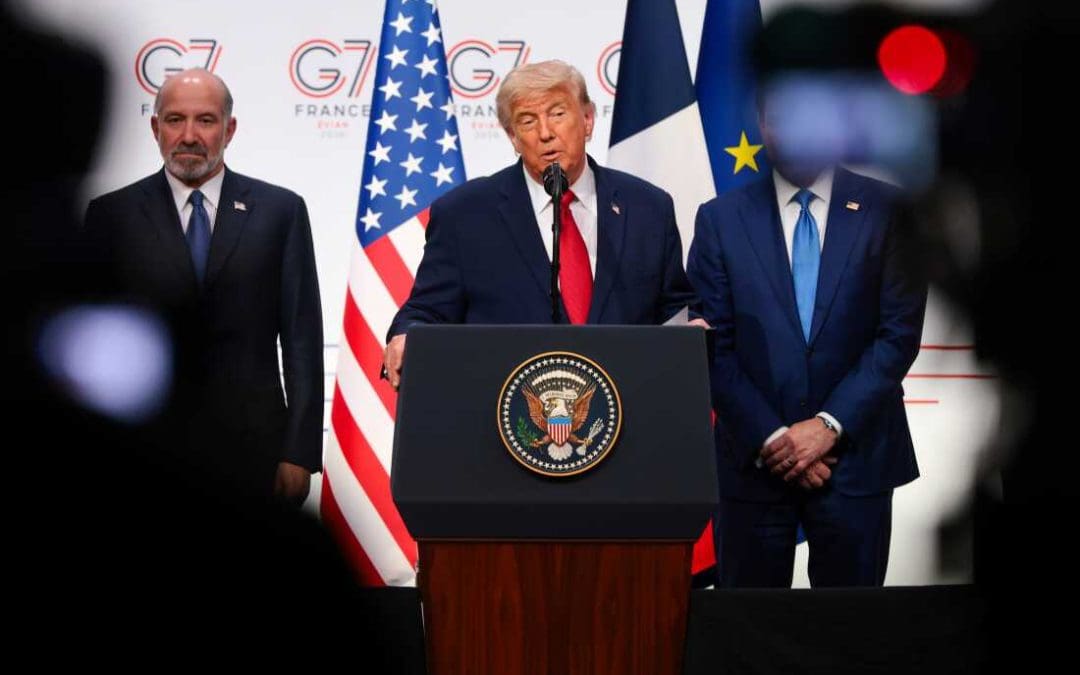 Trump insiste “los cárteles dirigen México”; Sheinbaum está “muy asustada”