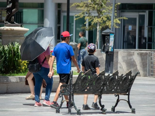 Llama Salud a protegerse de los golpes de calor 