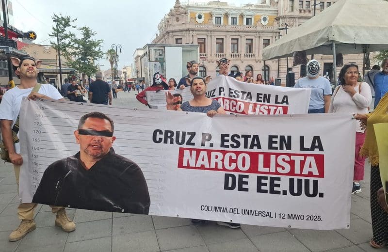 Le hacen «Fuego Amigo» a Cruz